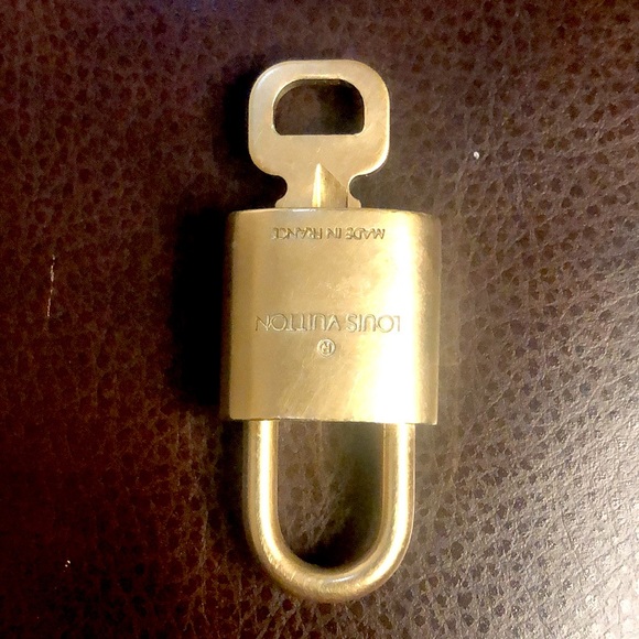 Louis Vuitton LV Gold Pqdlock Lock & Key 310 - Picture 5 of 13